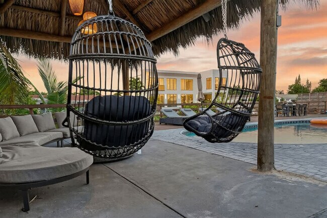 Building Photo - 2365 NE 195th St