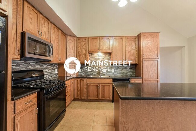 Building Photo - 4 Bedroom Pet-Friendly Home in MOORE, OK with Main Street Renewal