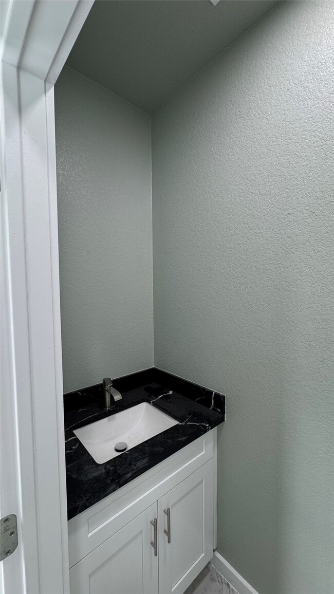 Building Photo - 121 S 10th St