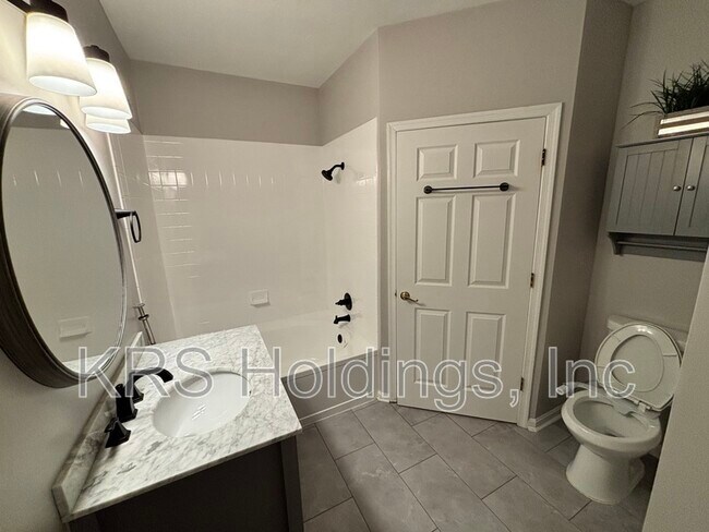 Building Photo - 4550 Strutfield Ln