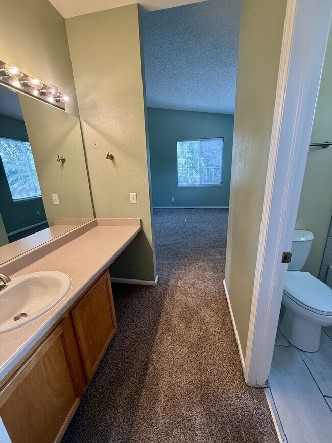 Building Photo - 7070 Mountain Creek Grove