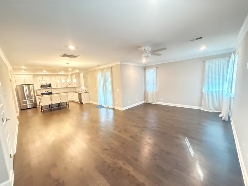 Building Photo - 155 Goldenrod Cir