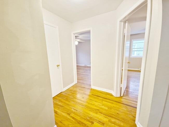 Building Photo - 3427 Westbury Rd