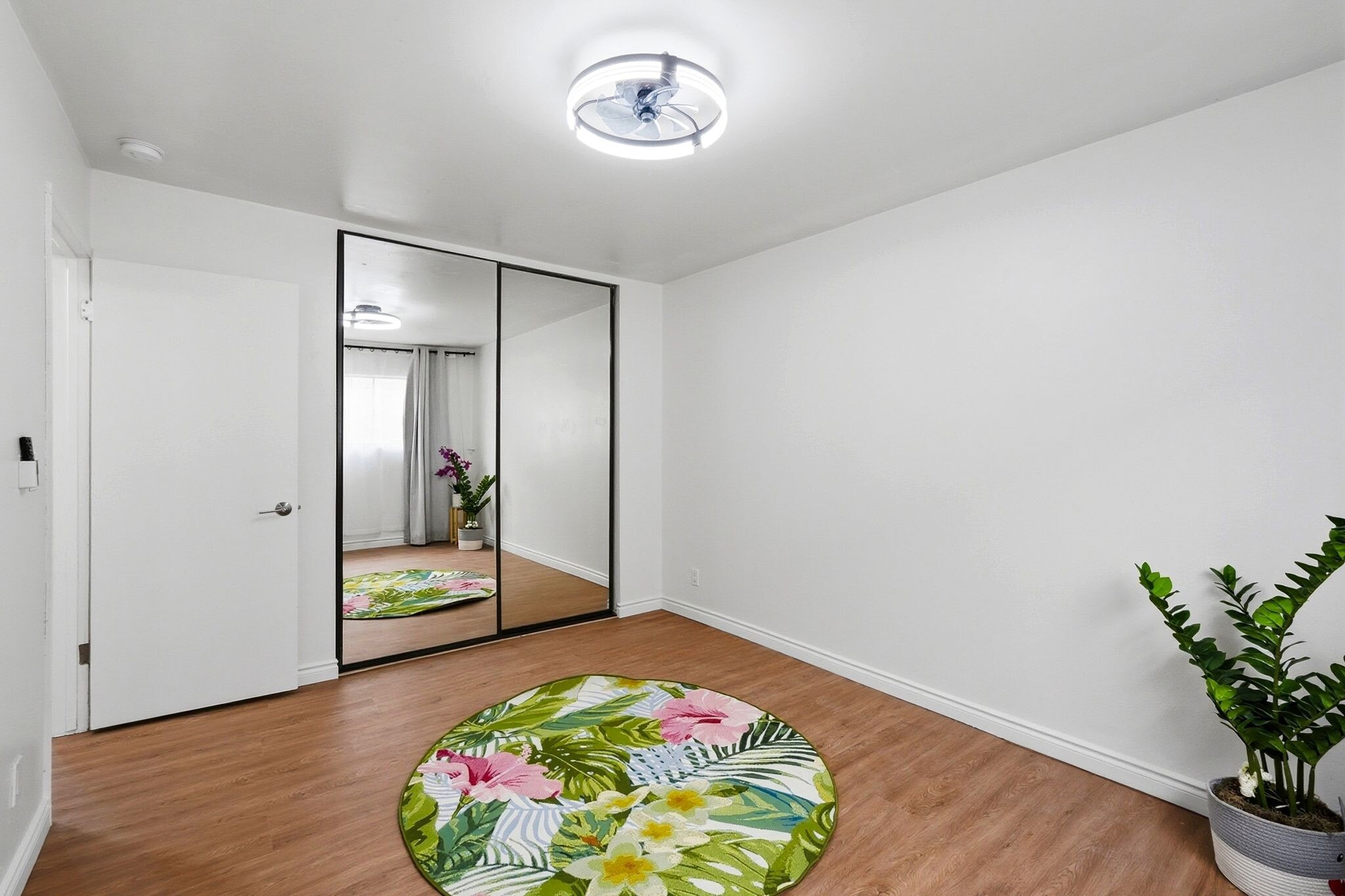 Building Photo - 13050 Dronfield Ave