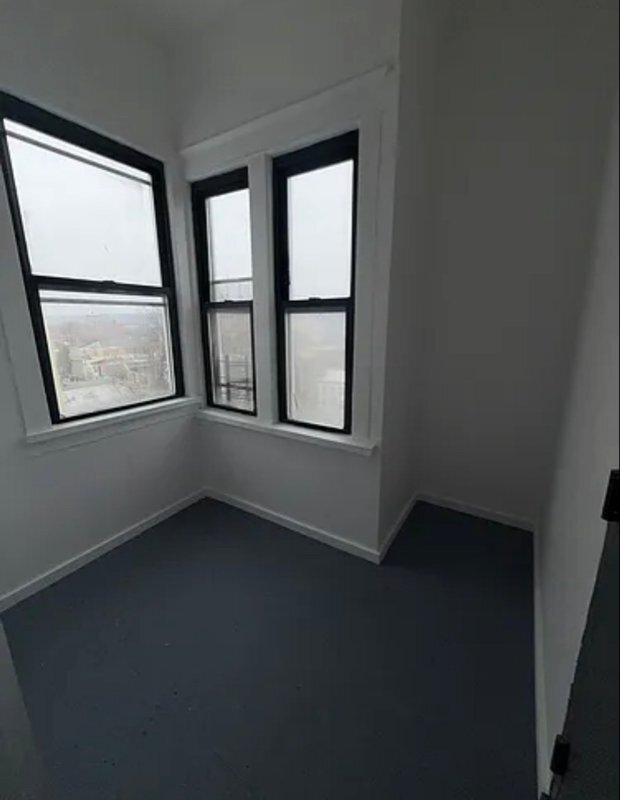 Building Photo - 25 Riverview Pl