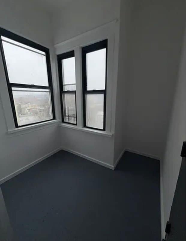 Building Photo - 25 Riverview Pl