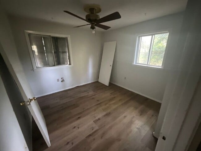 Building Photo - 131 Estates Ct
