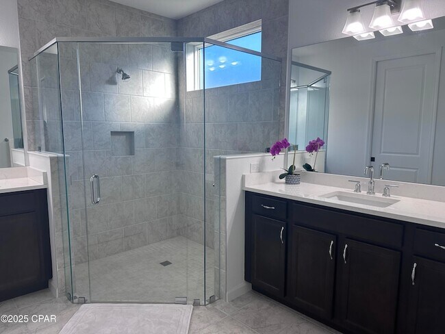 Building Photo - 9259 Paradise Dr