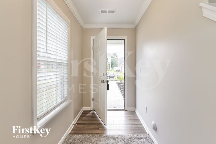 Building Photo - 824 Sage Hl Dr