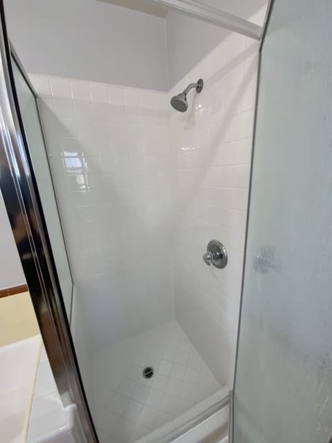 Building Photo - 2028 3/4 Argyle Ave