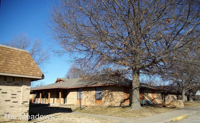 Building Photo - 1501 Meadow Trace Dr
