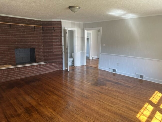 Building Photo - 1203 Ruffin Terrace