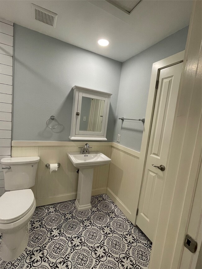 Building Photo - 1411 Godwin St