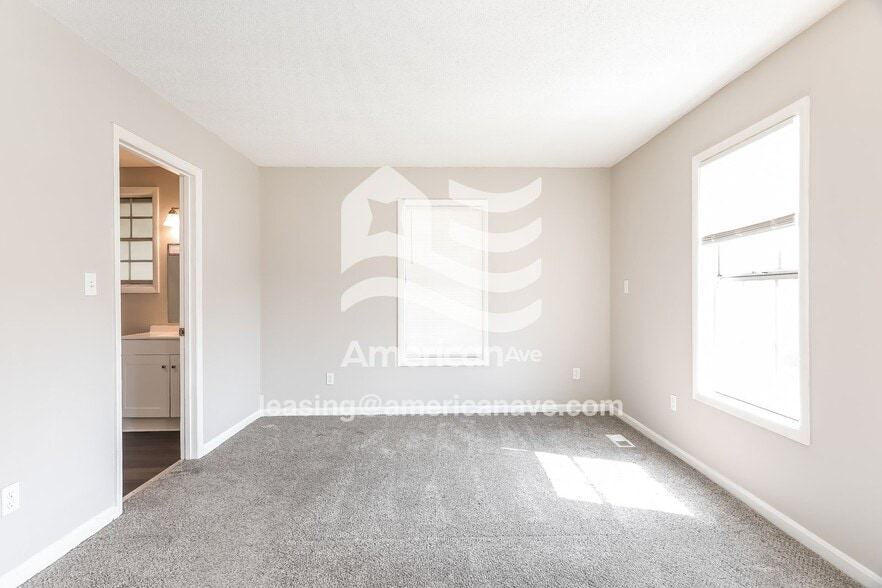 Building Photo - 1600 4th Terrace W