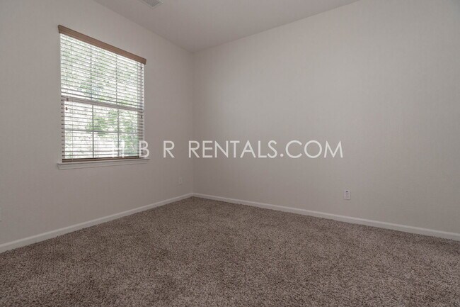 Building Photo - 521 S Altura Ct