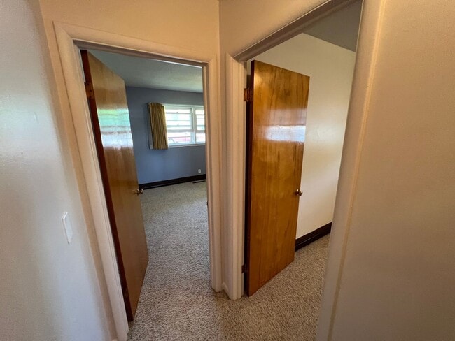 Building Photo - 429 E Pine St