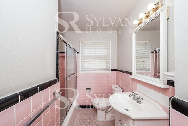 Building Photo - Come quick and see this 3Bed, 1Bath home!