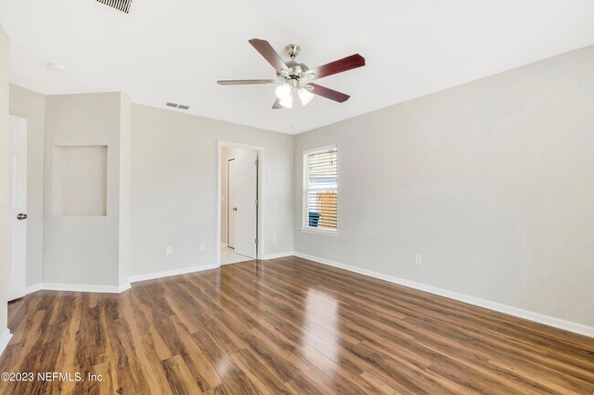 Building Photo - 12096 Coachman Lakes Way