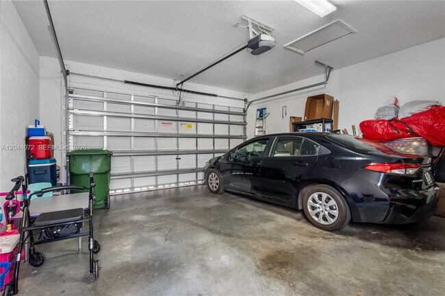 Building Photo - 1119 SW 147th Ave