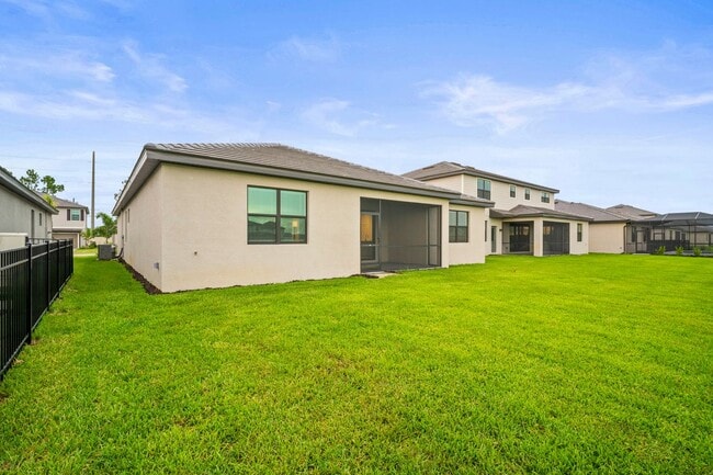 Building Photo - Spacious home 3beds+Den 3 baths located in...