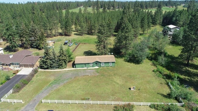Building Photo - **Coming Soon** 3 Bed 2 Bath Manufactured Home on Acreage west of Spokane 12 minutes