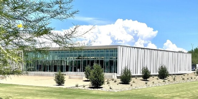 Building Photo - 2022 Built Single-Level 4Bedrooms/3Baths Stunning Home!!