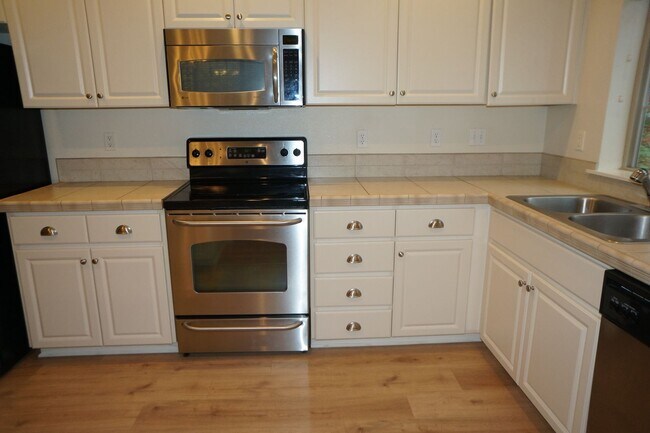 Building Photo - Beaverton Luxury Condo - Tanasbourne area - APPLICATION PENDING