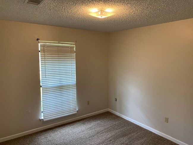 Building Photo - Magellan Neighborhood