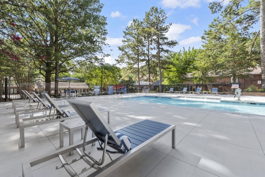 Building Photo - The Arbors at Smyrna