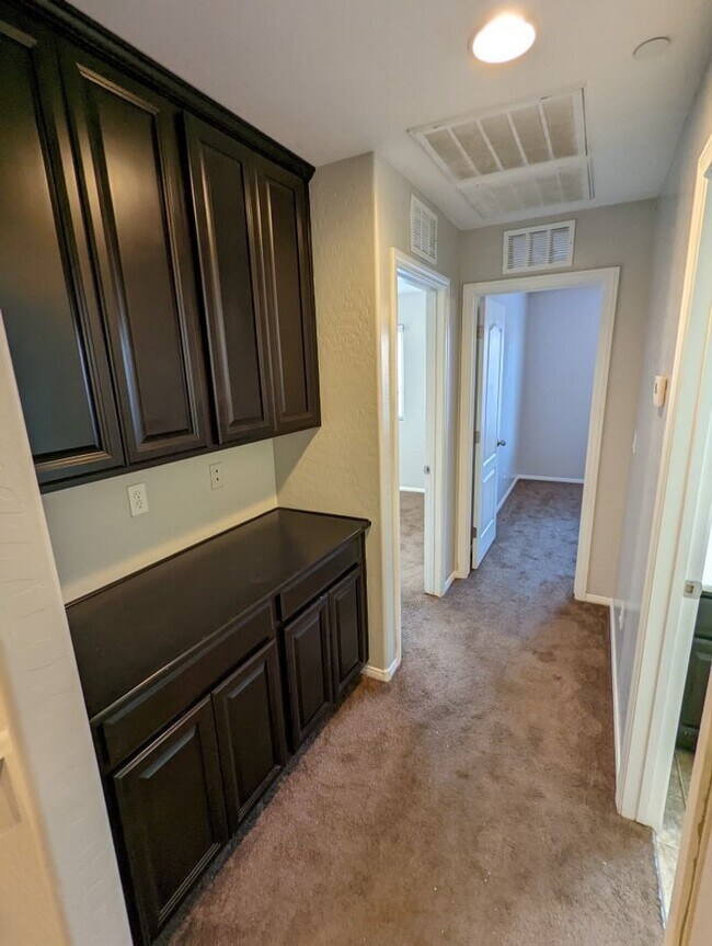Building Photo - 7760 Floral Fabric Ct