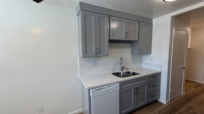 Building Photo - 1680 Barrus Ave