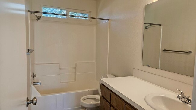 Building Photo - Shoshone Duplex