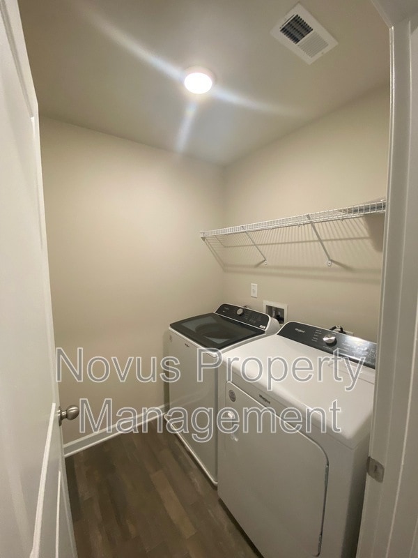 Building Photo - 1182 Westhampton Wy