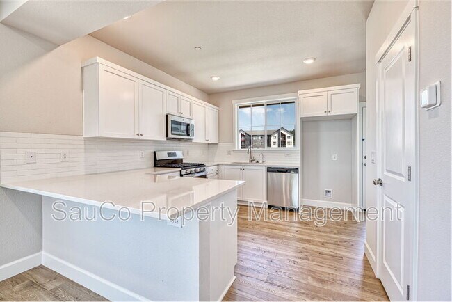 Building Photo - 17071 SW Friendly Ln