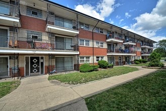 Building Photo - 1121 W 127th ST