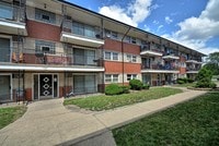 Building Photo - 1121-1125 W 127th Calumet Park, IL 60827