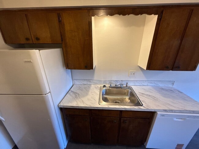 Building Photo - 3822 Iberis St NE