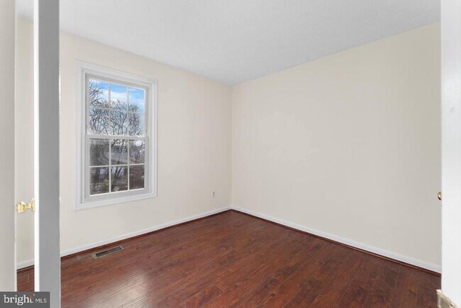 Building Photo - 2126 Commissary Cir