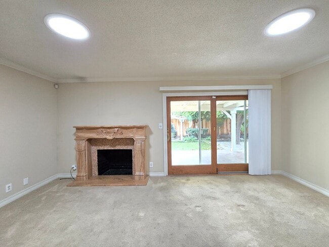 Building Photo - Beautiful 3 bed 2 bath Cambrian home in a great school district