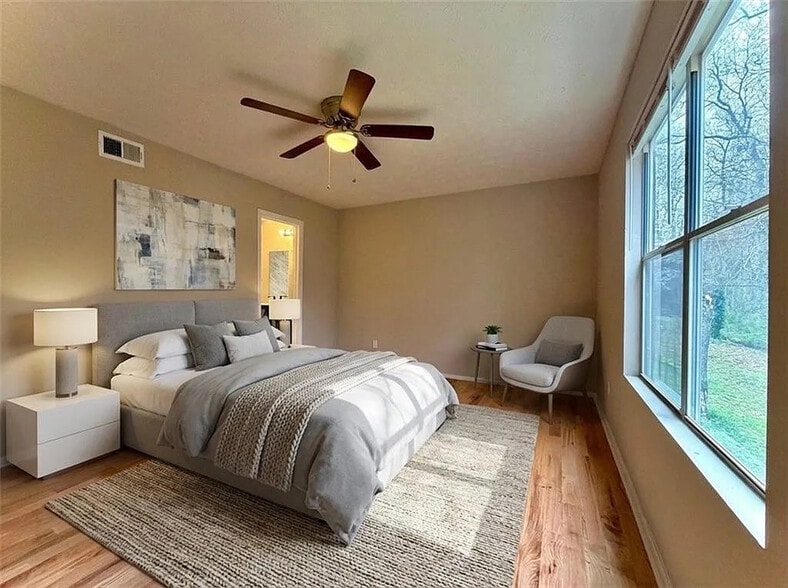 Building Photo - Room in House on Windsor Downs Ln