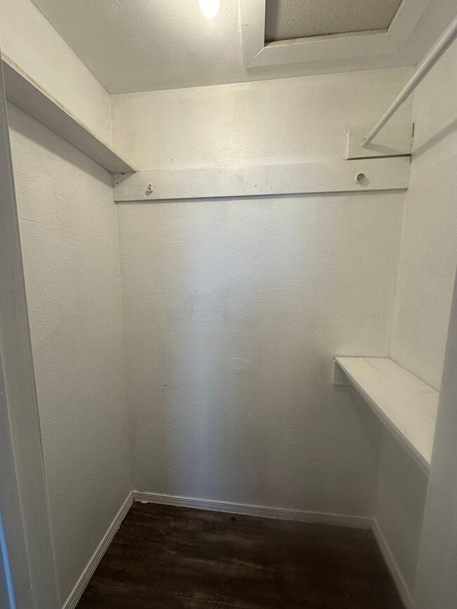 Building Photo - 301 N Louisiana St