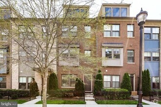 Building Photo - 6645 Rhode Island Ave