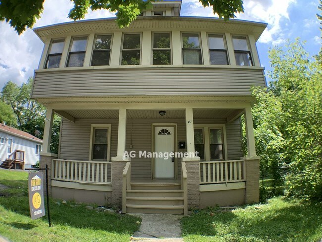 Primary Photo - 51 Parkdale Ave