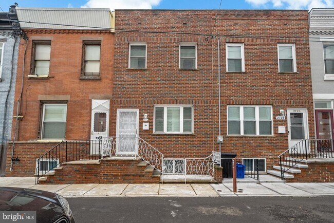 Building Photo - 2126 S Iseminger St