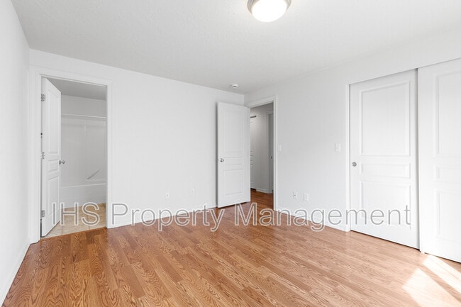 Building Photo - 5204 Desert Dove Loop