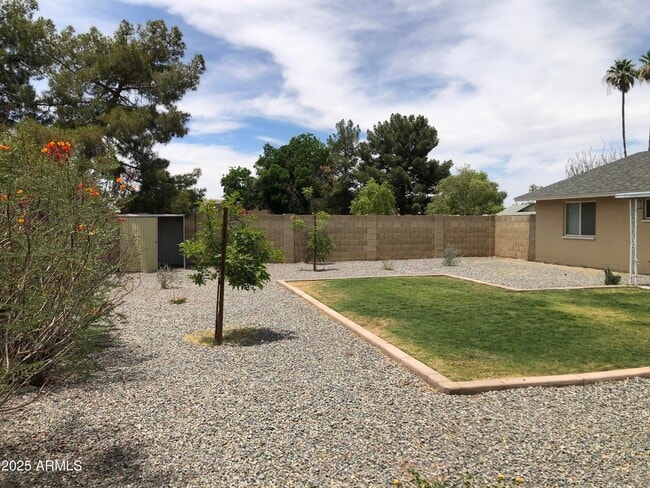Building Photo - 2923 W Evans Dr