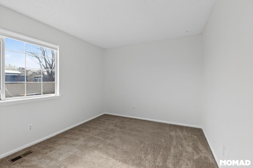 Building Photo - 5829 Stanhope Rd