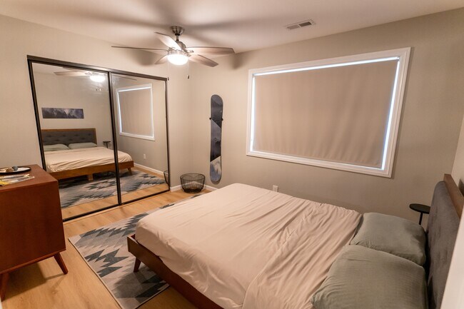 Building Photo - 1304 Palomar Pl