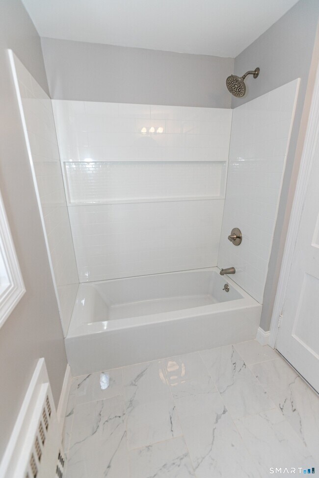 Building Photo - 99 Jordan Ln