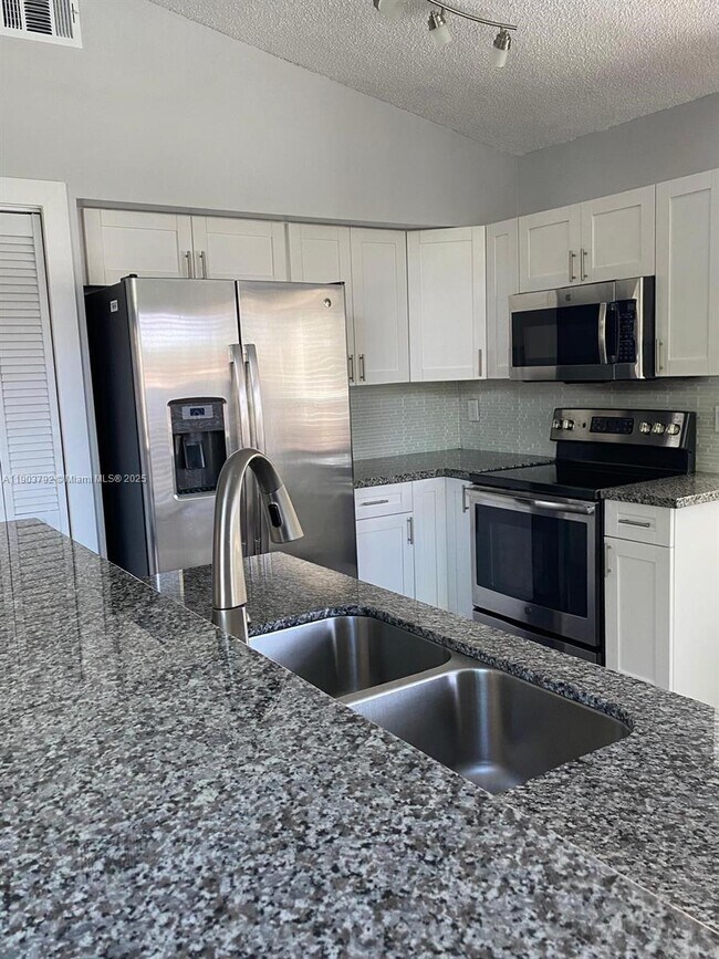 Building Photo - 7830 SW 161st Pl